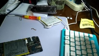 怎么换华为手机电板电池