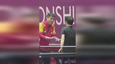 邱贻可晒与孙颖莎冠军合影