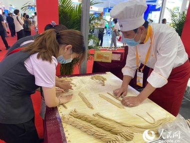看上合发展壮大的“行动密码”