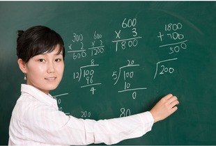 退休教师称与发妻八字不合起诉离婚