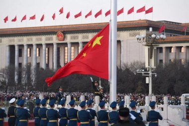 北京将升挂23万面国旗红旗